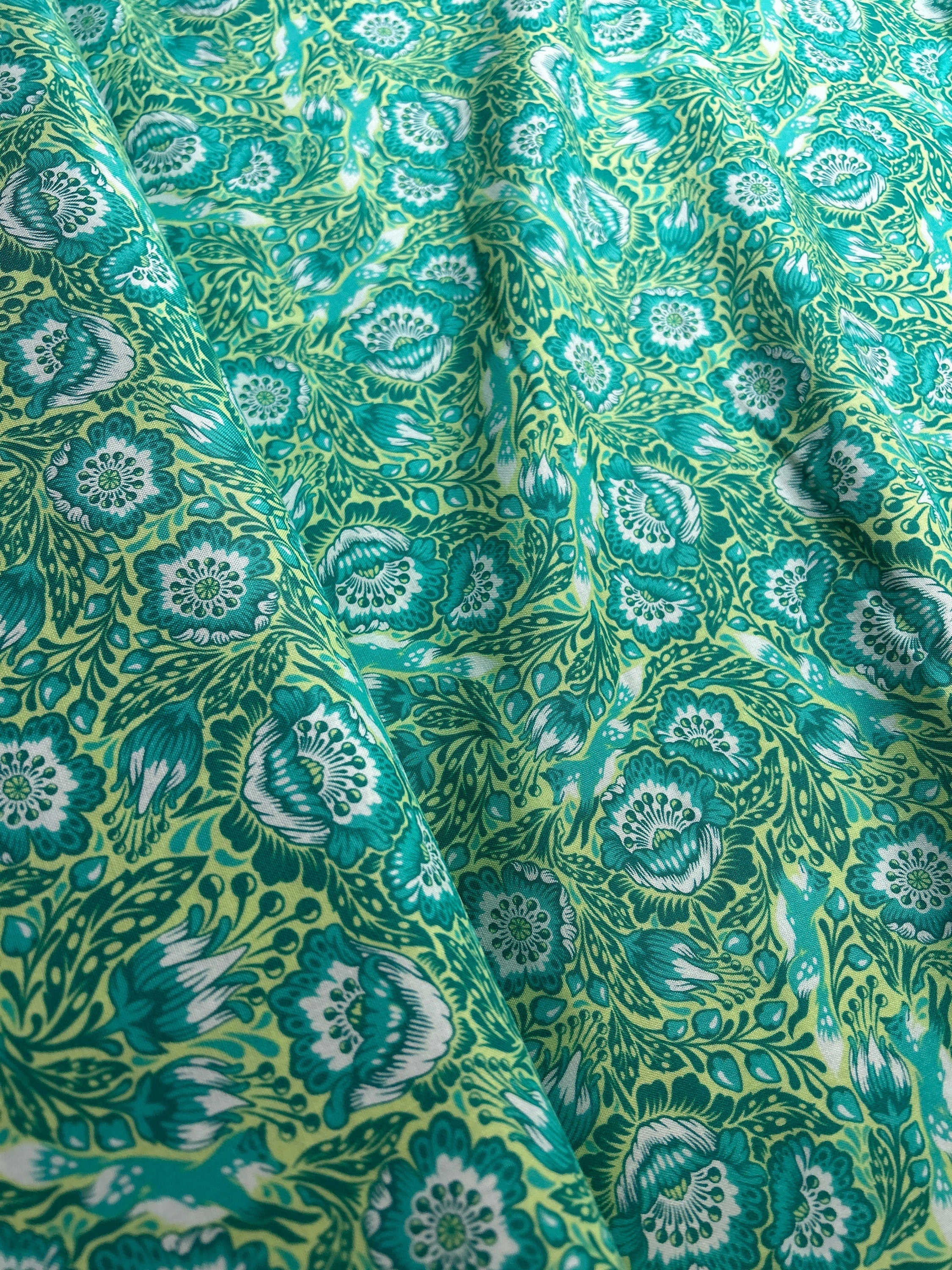 Tula Pink Fabric  TINY BEASTS PWTP184 Outfoxed in Glow  - FreeSpirit - Fox -100% Quality Cotton by 1/2 Yd and Yardage