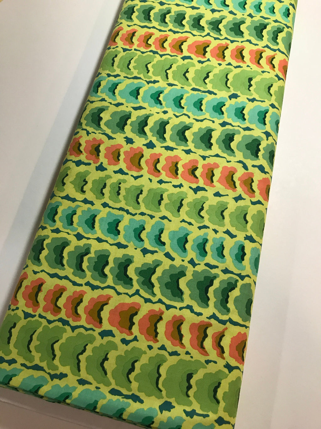 Kaffe Fassett Fabric- Garlands PWGP181.GREEN Spring Collective 2021 by FreeSpirit - 100%  Quality Cotton - by Fat 1/2 Yd and YARDAGE