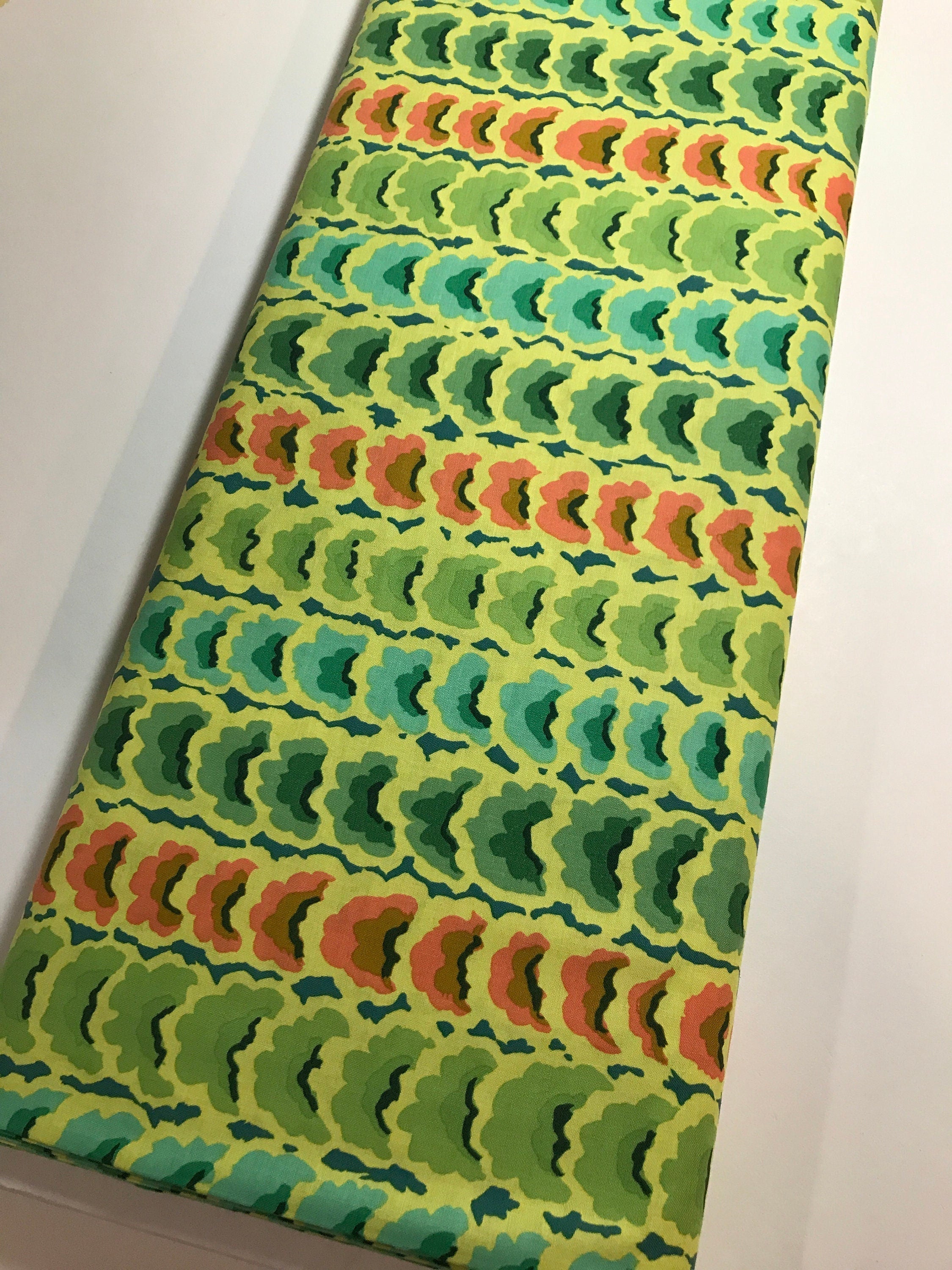 Kaffe Fassett Fabric- Garlands PWGP181.GREEN Spring Collective 2021 by FreeSpirit - 100%  Quality Cotton - by Fat 1/2 Yd and YARDAGE