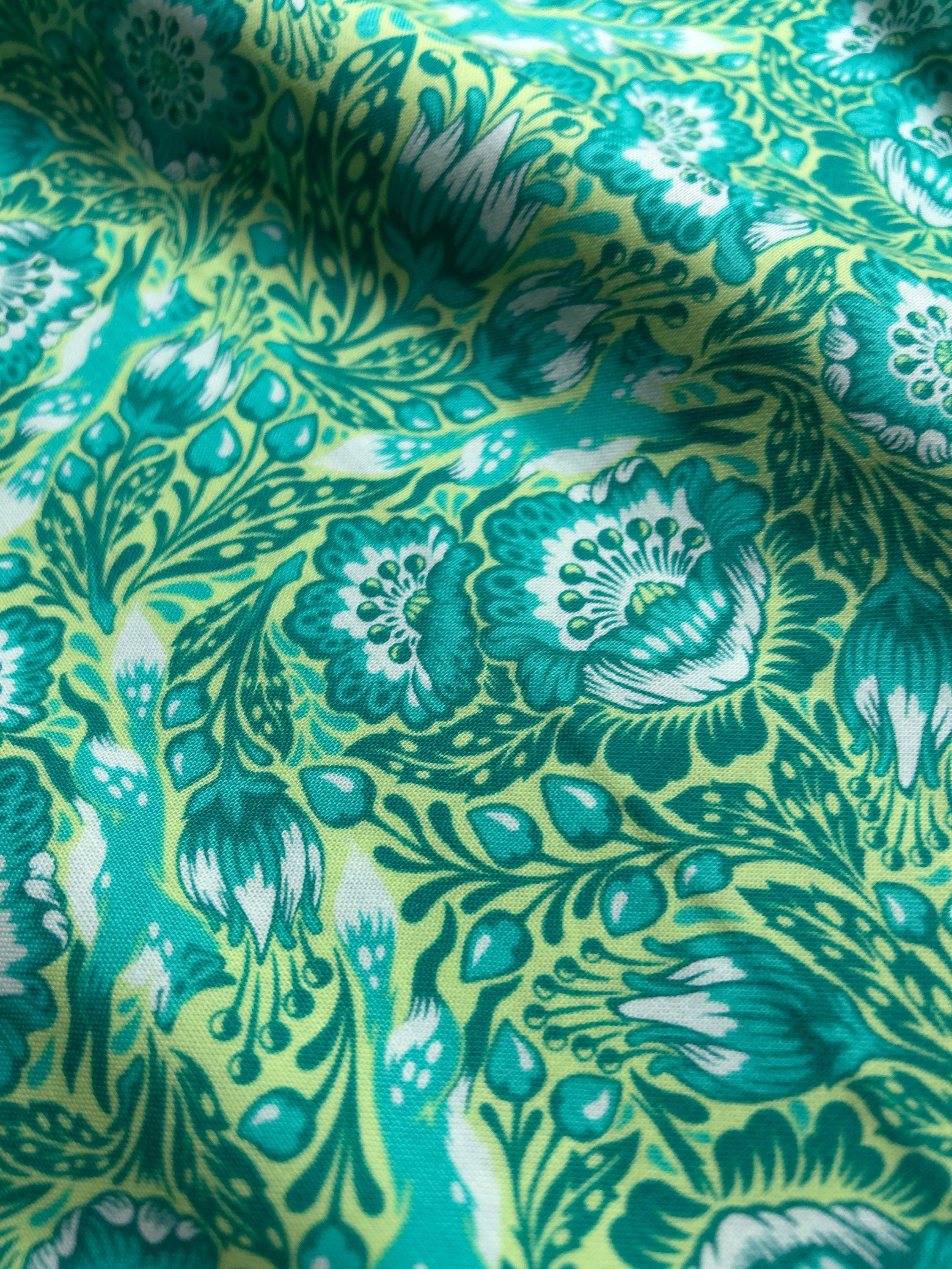 Tula Pink Fabric  TINY BEASTS PWTP184 Outfoxed in Glow  - FreeSpirit - Fox -100% Quality Cotton by 1/2 Yd and Yardage
