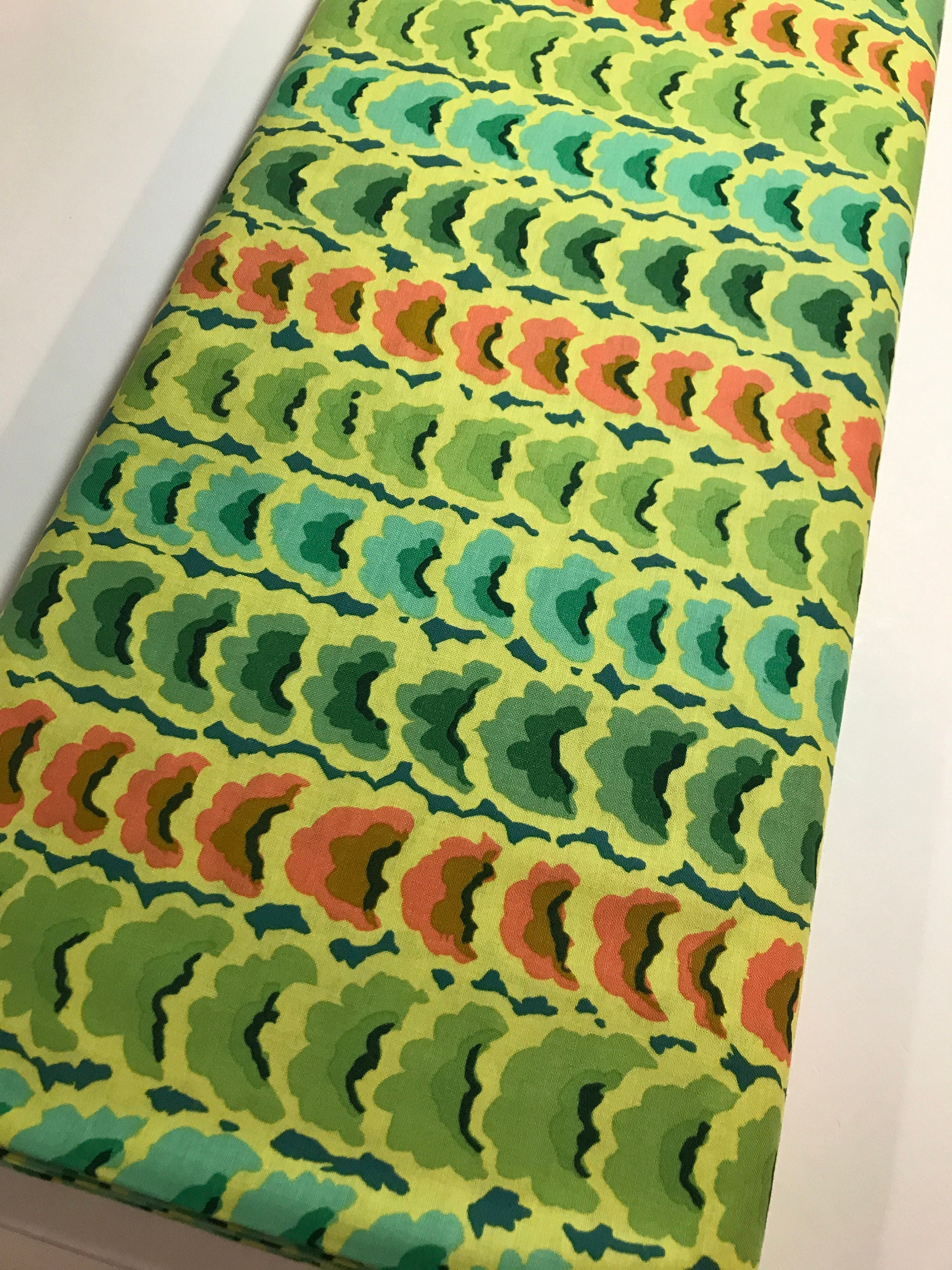 Kaffe Fassett Fabric- Garlands PWGP181.GREEN Spring Collective 2021 by FreeSpirit - 100%  Quality Cotton - by Fat 1/2 Yd and YARDAGE