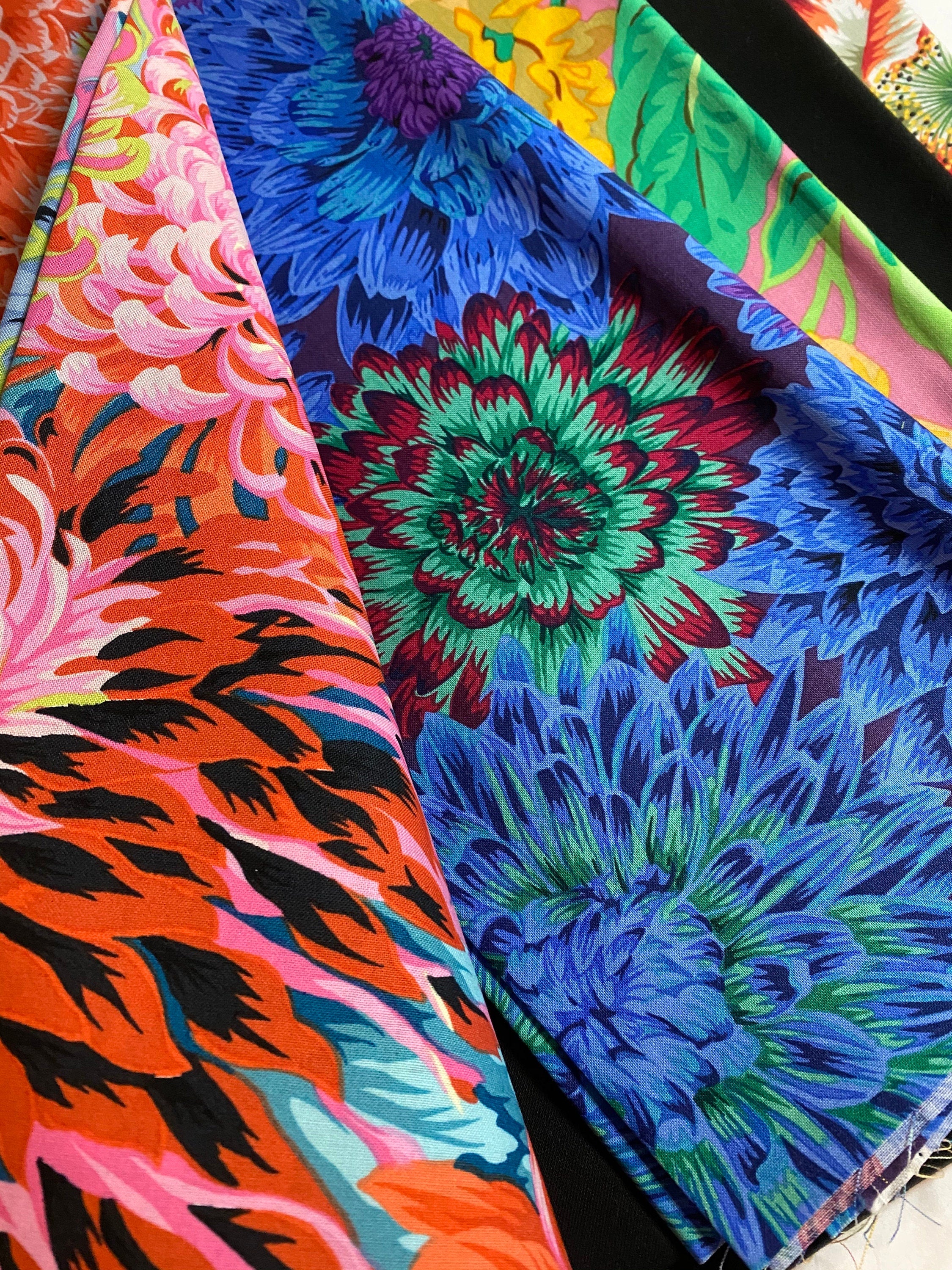 Kaffe Fabric - Quilt Kit Kaffe Fassett "Fassett Queen Flurry" -   Queen Bed Quilt 92 "x 103" - HUGE 100% Quality Cotton Kit