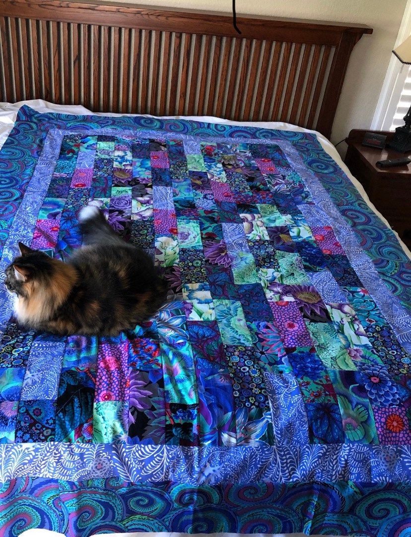 Kaffe Fabric - Quilt Kit Kaffe Fassett "Blue Bricks"  - 84 "x 57" - 100% Quality Cotton Quilt Kit